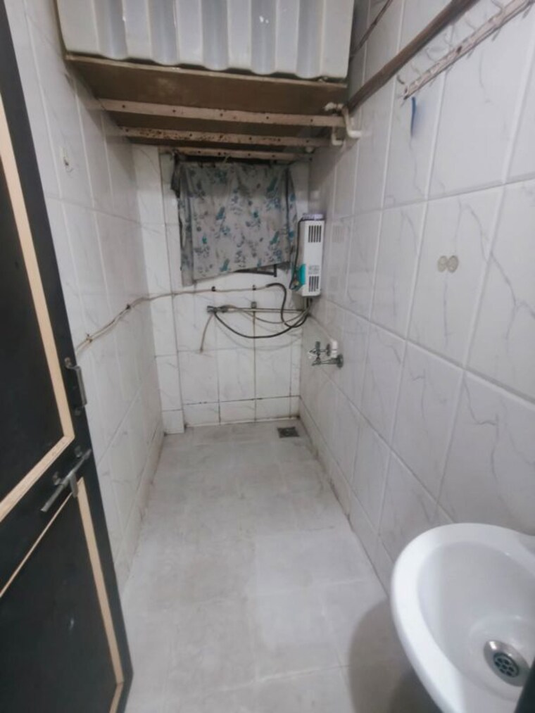 Bathroom, magarpatta-annex 2 Bedroom 1000 Sq.Ft. Apartment In Hadapsar Pune 10575899