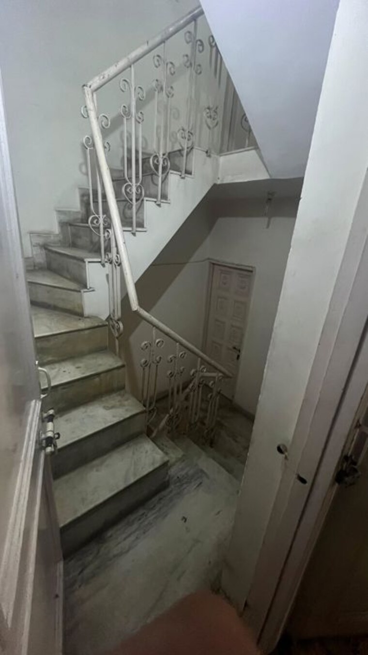 undefined, sector 33 6+ Bedroom 162 Sq.Ft. Villa In Sector 33 Noida 10575895
