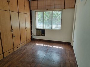 Room in 2 BHK Apartment at Magarpatta Trillium, Hadapsar – for Rent