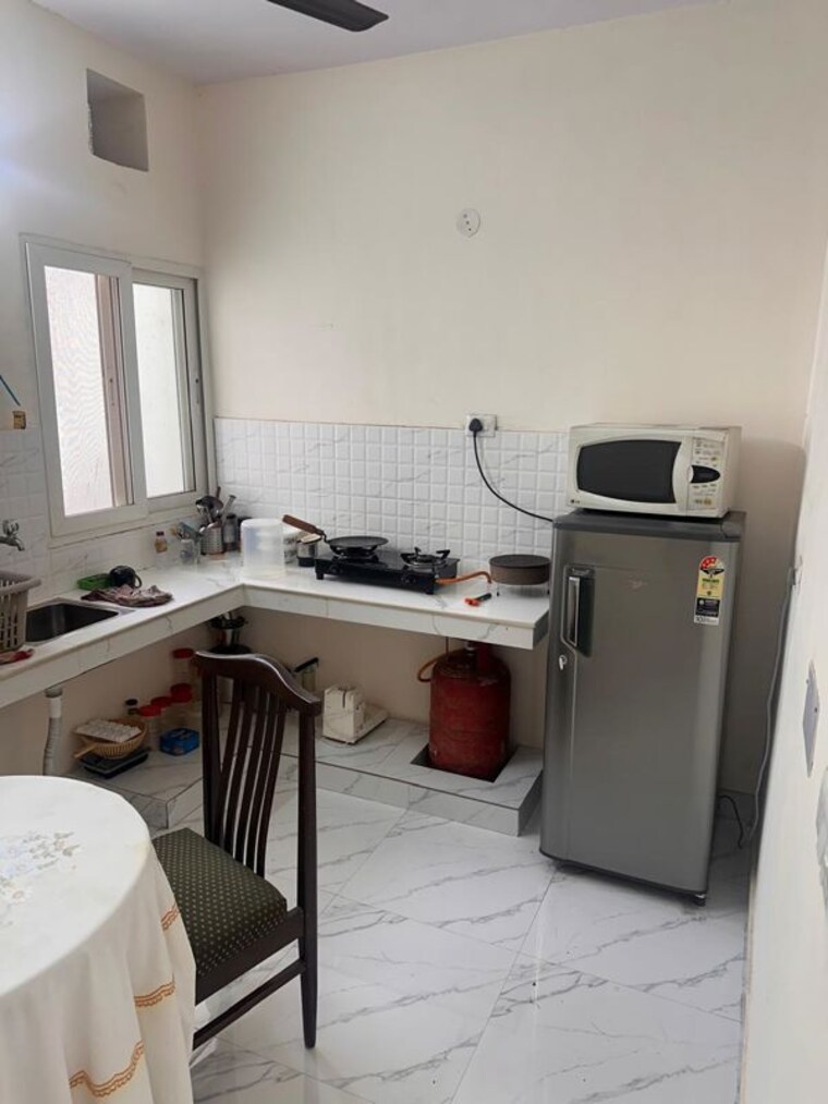 Team Area, rwa-apartments-sector-26 1 RK 350 Sq.Ft. Independent House In Sector 26 Noida 10575908