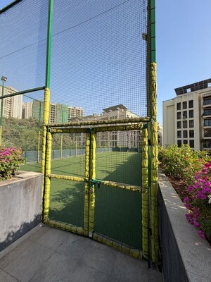 Swimming Pool in 2 BHK Apartment at Lodha Sterling, Kolshet Road – for Rent