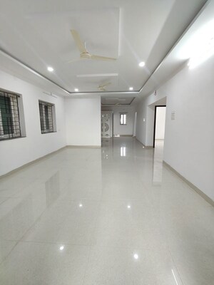 Room in 2 BHK Apartment at Golden Tulip Kondapur, Kondapur – for Rent