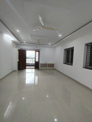 Room in 2 BHK Apartment at Golden Tulip Kondapur, Kondapur – for Rent