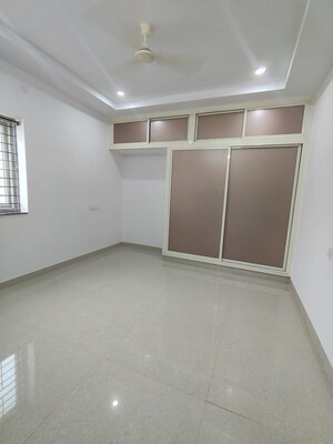 Room in 2 BHK Apartment at Golden Tulip Kondapur, Kondapur – for Rent