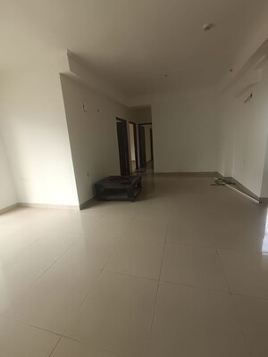 Room in 4 BHK Apartment at Sector 76 – for Sale