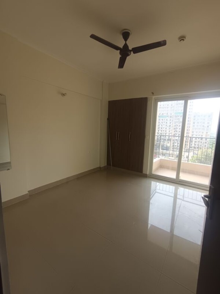Room, sector 76 4 Bedroom 2175 Sq.Ft. Apartment In Sector 76 Noida 10575983