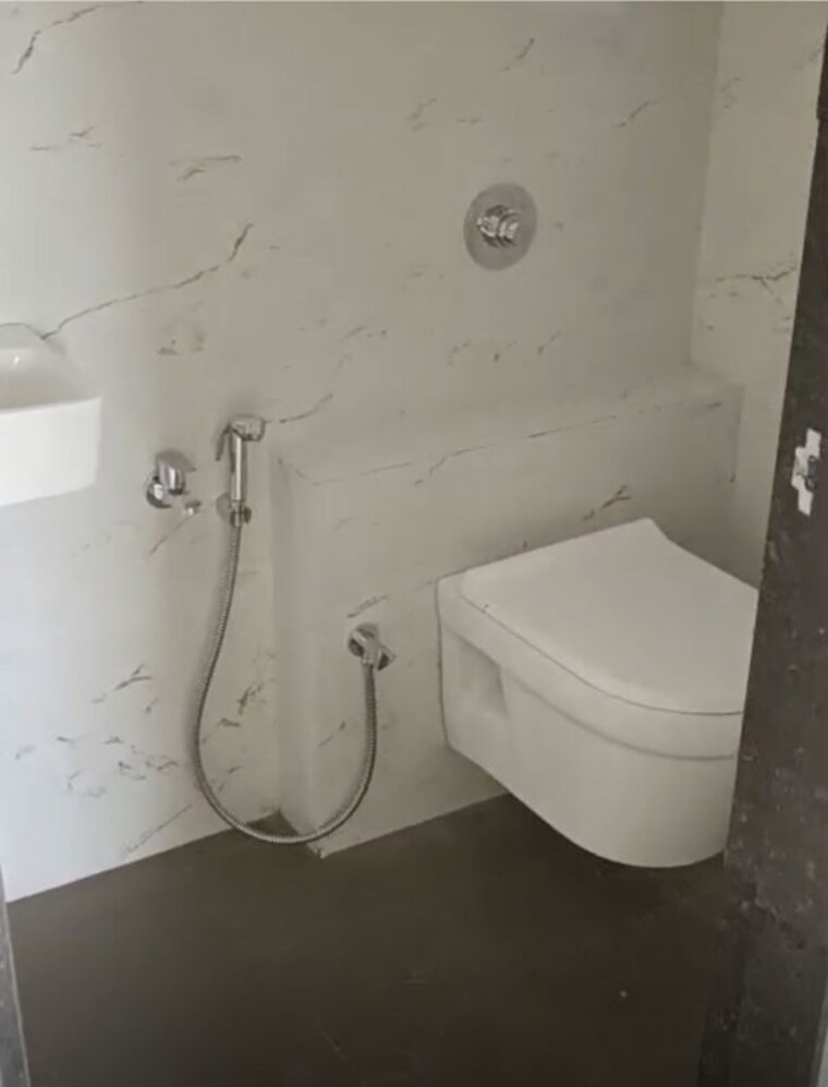 Bathroom, ufasa-fortune-star 1 Bedroom 470 Sq.Ft. Apartment In Byculla Mumbai 10510071