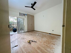 Room in 3.5 BHK Builder Floor at Puri Aman Vilas, Sector 89 – for Rent