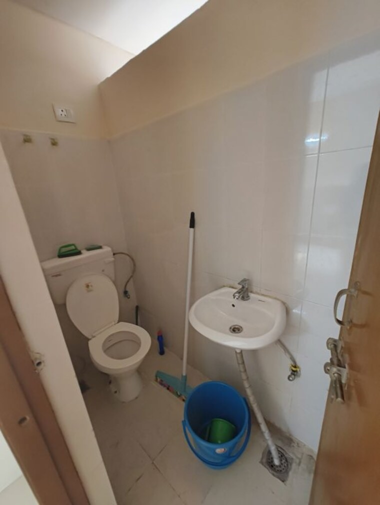 Bathroom, adani-aangan 1 Bedroom 450 Sq.Ft. Apartment In Sector 89a Gurgaon 10576021