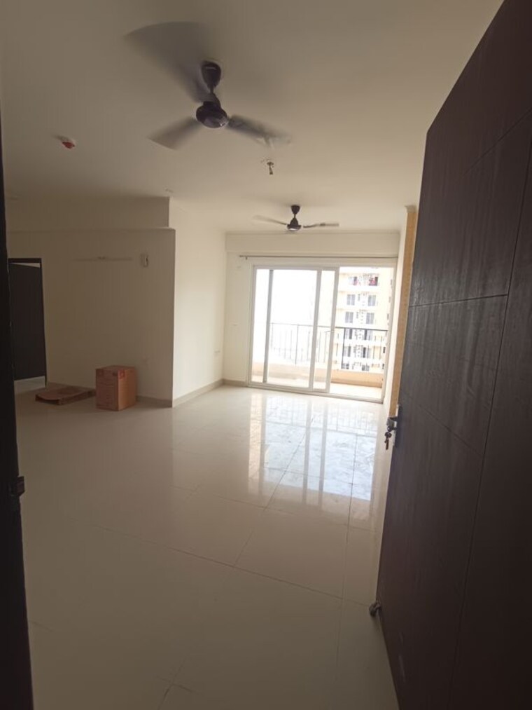Room, sector 76 3 Bedroom 1700 Sq.Ft. Apartment In Sector 76 Noida 10576028