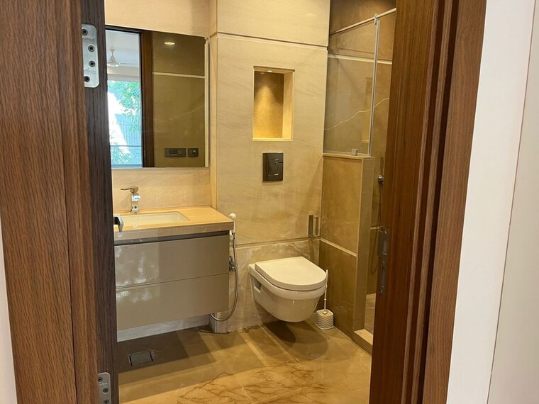 Bathroom, green park extension 4 Bedroom 2500 Sq.Ft. Builder Floor In Green Park Extension Delhi 10576059