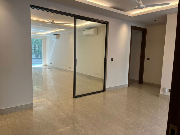 Room, green park extension 4 Bedroom 2500 Sq.Ft. Builder Floor In Green Park Extension Delhi 10576059