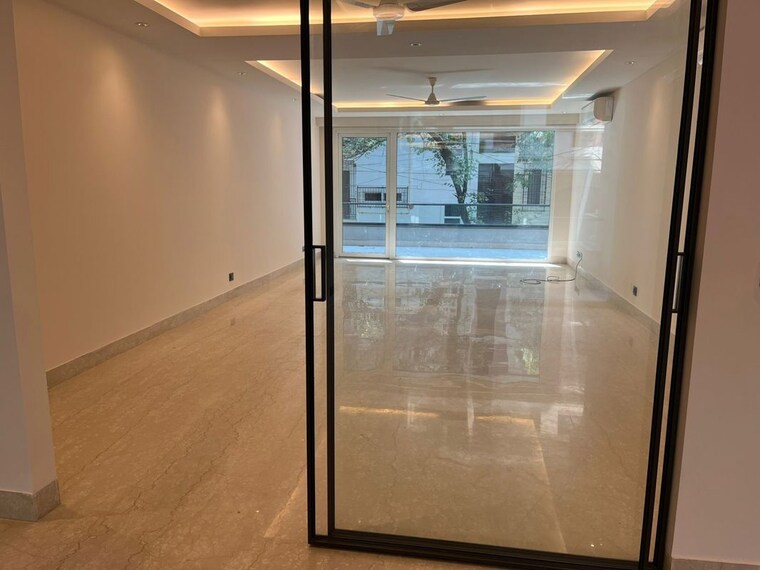 Room, green park extension 4 Bedroom 2500 Sq.Ft. Builder Floor In Green Park Extension Delhi 10576059