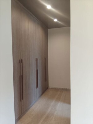 Room in 3 BHK Apartment at BPTP Amstoria Country Floor, Sector 102 – for Rent