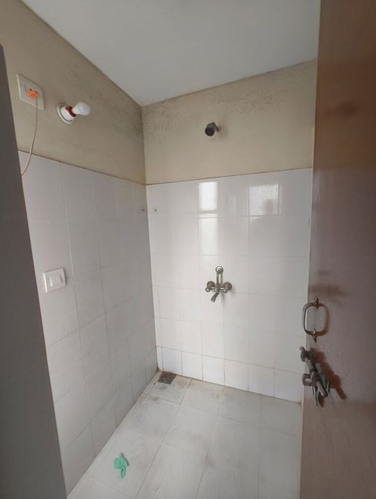 Bathroom, adani-aangan 1 Bedroom 450 Sq.Ft. Apartment In Sector 89a Gurgaon 10576074