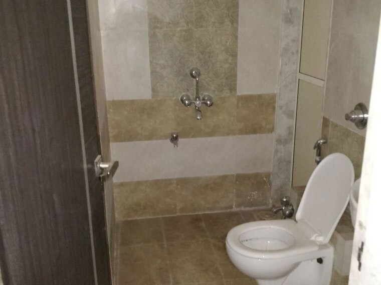 Bathroom, squarefeet-grand-square 1.5 Bedroom 720 Sq.Ft. Apartment In Anand Nagar Thane 10576063