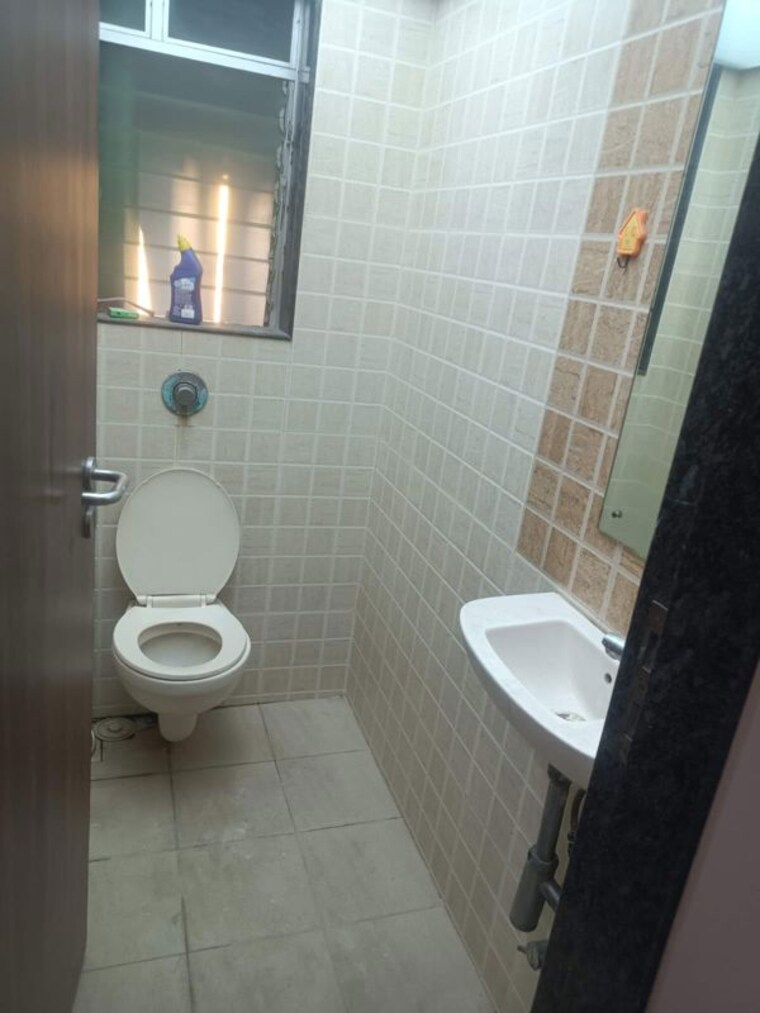 Bathroom, lotus-sky-garden 2 Bedroom 950 Sq.Ft. Apartment In Malad West Mumbai 10576079