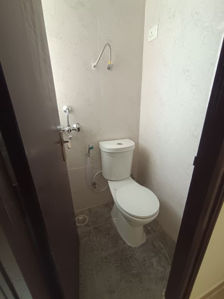 Bathroom, sector 76 4 Bedroom 2140 Sq.Ft. Apartment In Sector 76 Noida 10576076