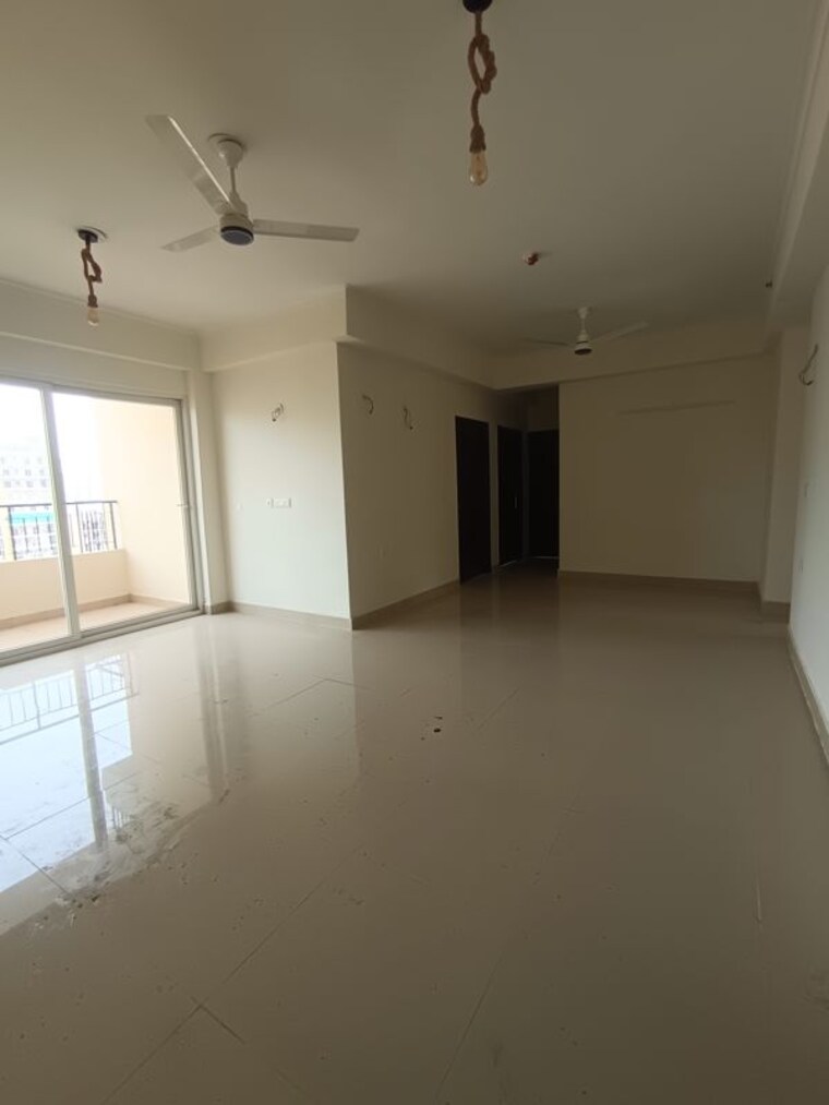 Room, sector 76 4 Bedroom 2140 Sq.Ft. Apartment In Sector 76 Noida 10576076