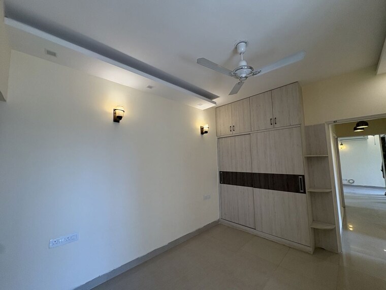 Room, emaar-emerald-estate 3.5 Bedroom 1395 Sq.Ft. Apartment In Sector 65 Gurgaon 10576121