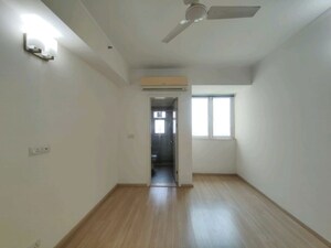 Room in 3.5 BHK Apartment at Conscient Heritage Max II, Sector 102 – for Rent