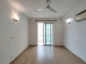 Room in 3.5 BHK Apartment at Conscient Heritage Max II, Sector 102 – for Rent