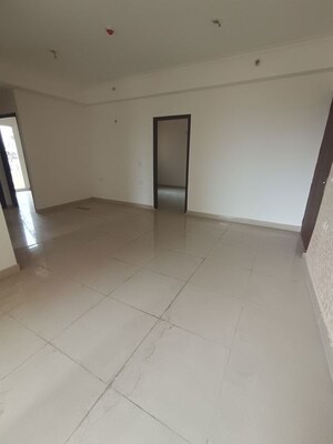Room in 4 BHK Apartment at Sector 76 – for Rent