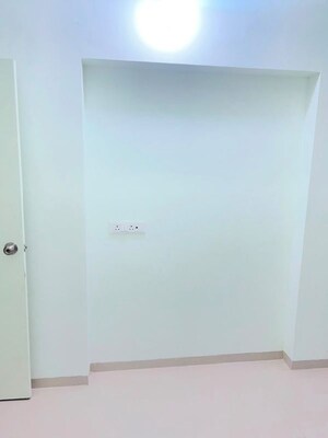 Room in 2 BHK Apartment at Siddharth Nagar CHS Goregaon, Goregaon West – for Rent