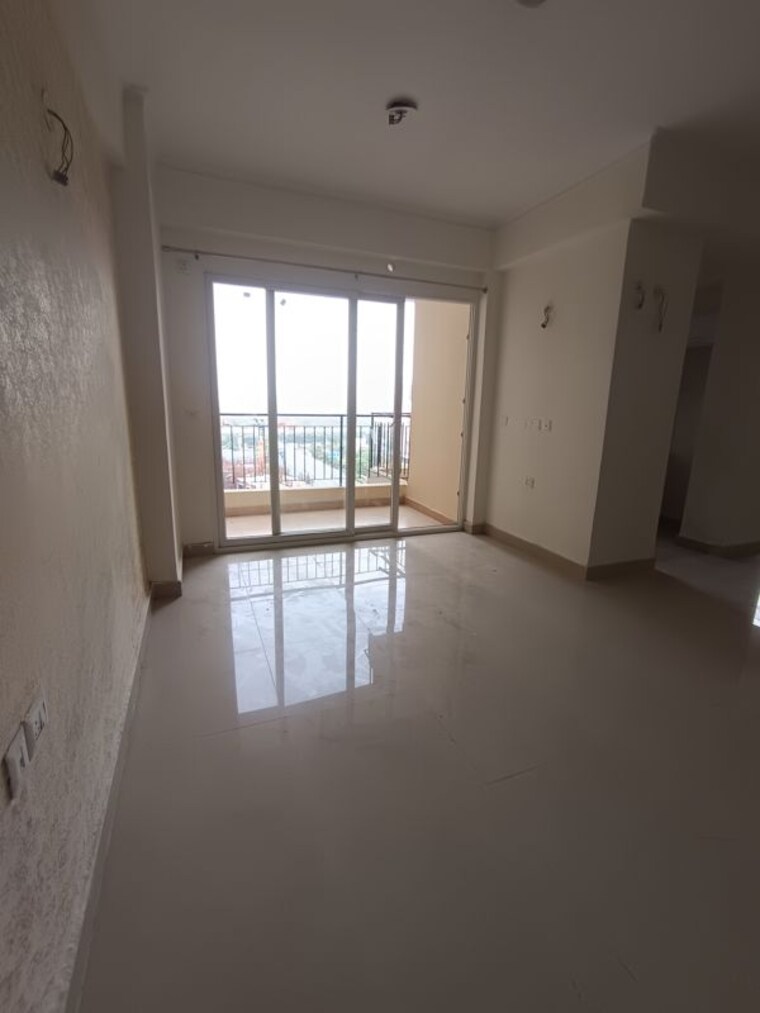 Room, sector 76 3 Bedroom 1375 Sq.Ft. Apartment In Sector 76 Noida 10576136
