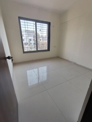 Room in 2 BHK Apartment at Nagpal Sudarshan Paradise, Pimple Nilakh – for Rent
