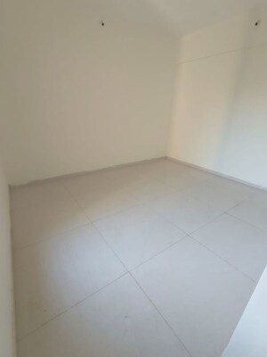 Room in 2 BHK Apartment at Nagpal Sudarshan Paradise, Pimple Nilakh – for Rent