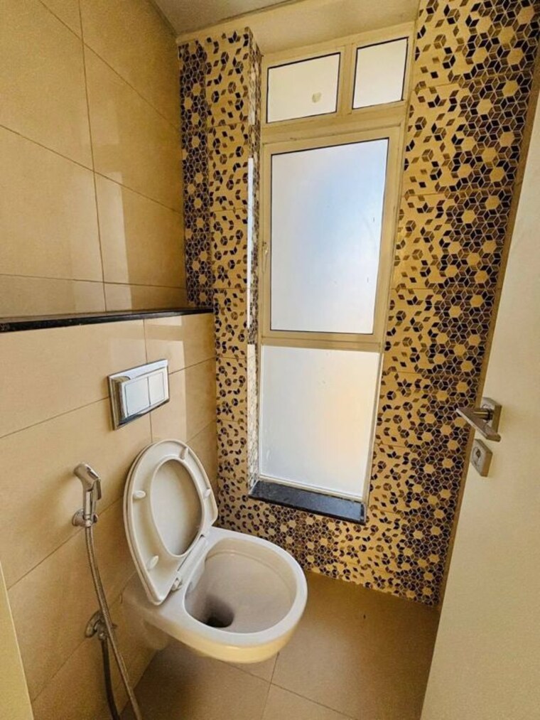 Bathroom, godrej-park-ridge 2 Bedroom 720 Sq.Ft. Apartment In Manjari Pune 10576167