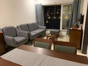 2 BHK Apartment For Rent in Raheja Ridgewood, Goregaon East