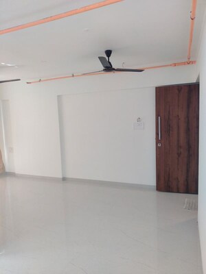 Room in 1.5 BHK Apartment at Deraiya Luxurio, Kurla – for Rent