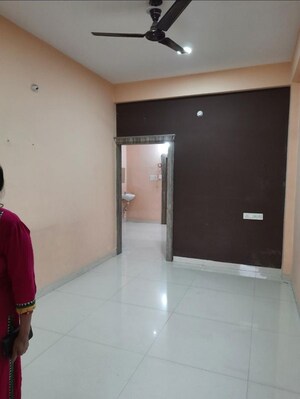 Room in 2 BHK Builder Floor at Mahalaxmi Nagar – for Rent