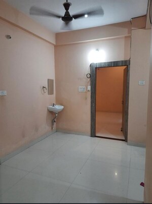 Room in 2 BHK Builder Floor at Mahalaxmi Nagar – for Rent