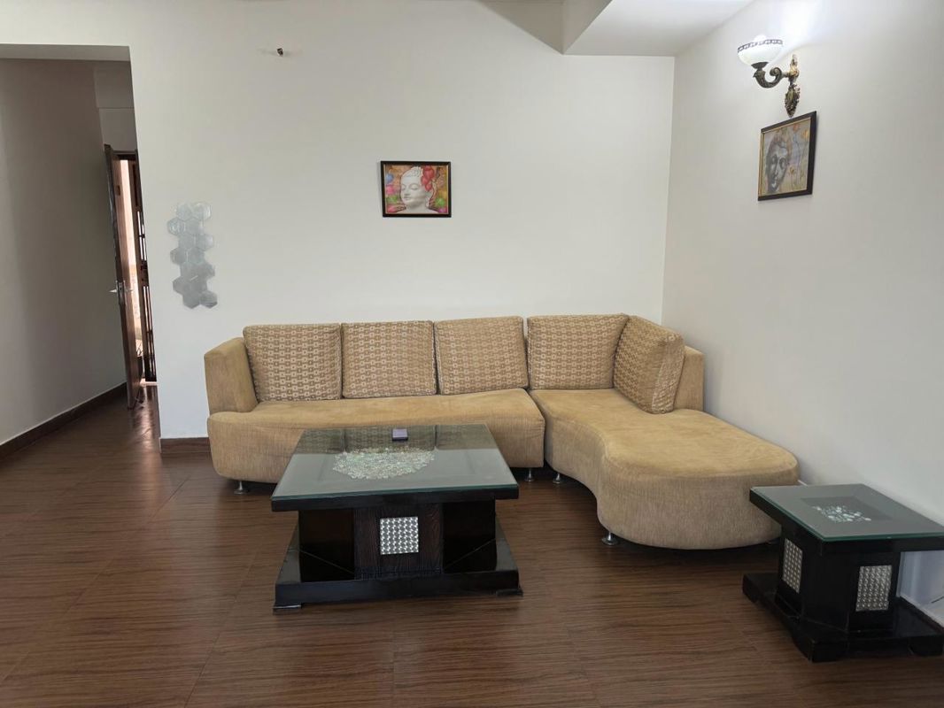 2 BHK +  1105 Sq.Ft. Apartment in DLF Regency Park I