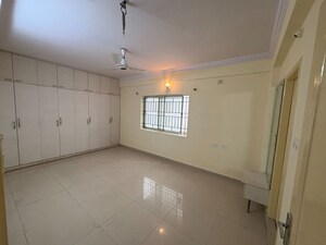 Bathroom in 4 BHK Apartment at Kalpataru Lake View, Jp Nagar – for Sale