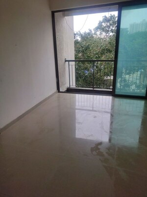 Room in 2 BHK Apartment at Man Opus, Mira Road – for Rent