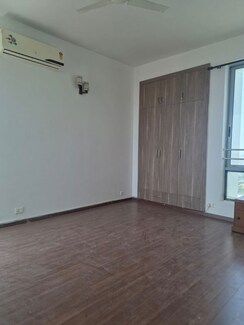 2.5 BHK + Servant Room Apartment For Rent in Pioneer Park Phase 1
