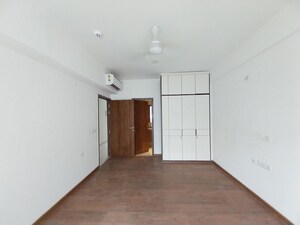 Room in 4 BHK Builder Floor at Sector 22 – for Rent