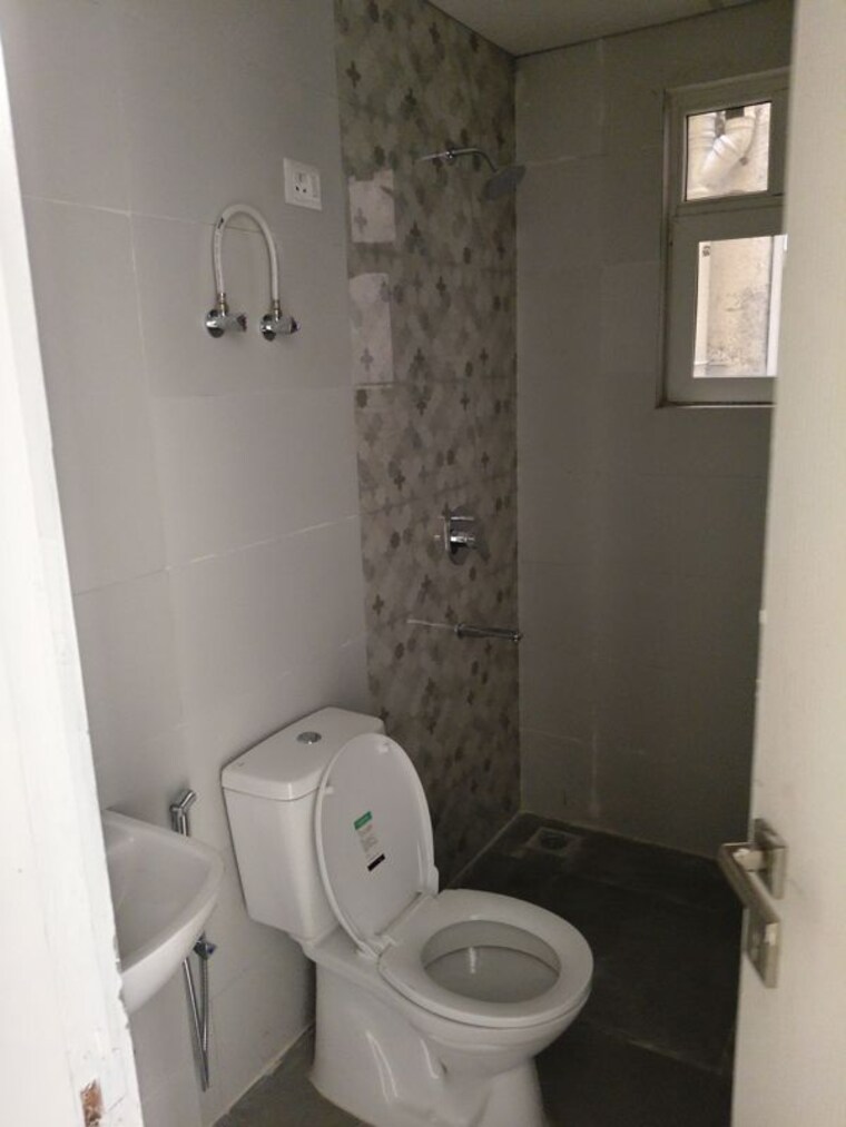 Bathroom, signature-global-city 3 Bedroom 1300 Sq.Ft. Apartment In Sector 37d Gurgaon 10576286