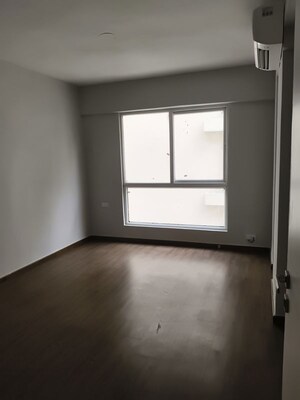 Room in 3 BHK Apartment at Signature Global City, Sector 37d – for Rent