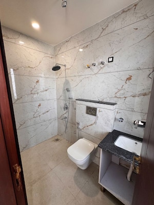 Team Area in 3 BHK Builder Floor at Sector 45 – for Rent
