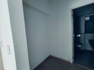 Room in 4 BHK Apartment at Birla Navya, Sector 63a – for Rent
