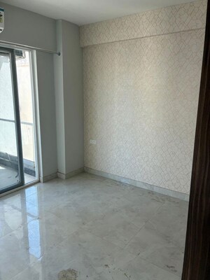 Room in 2 BHK Apartment at Signature Global City, Sector 37d – for Rent