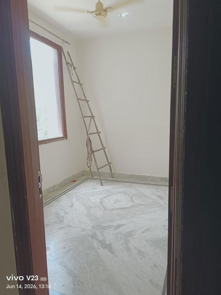 Room, sector 31 3 Bedroom 2300 Sq.Ft. Builder Floor In Sector 31 Gurgaon 10576328
