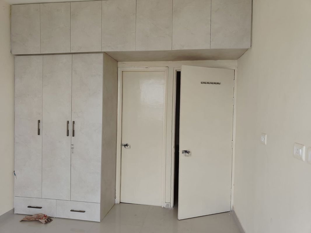 2 BHK 800 Sq.Ft. Apartment in Pyramid Midtown