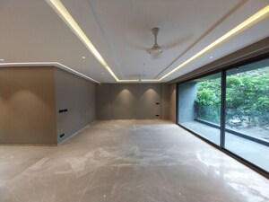 Room in 4 BHK Builder Floor at Sector 21 – for Rent
