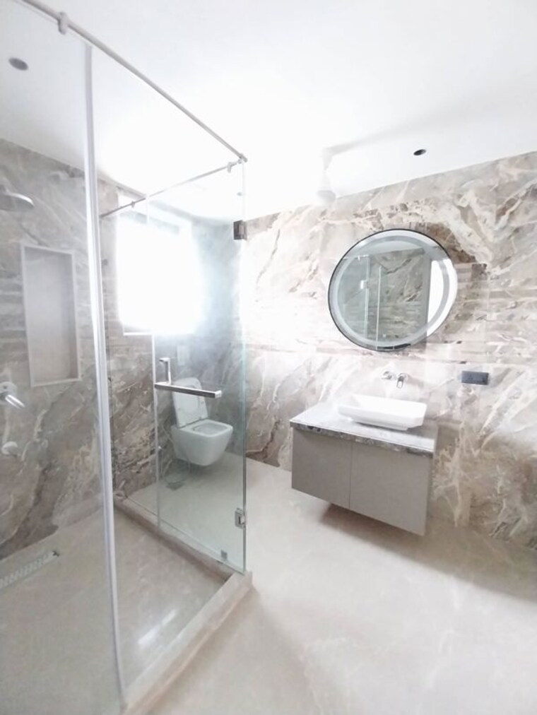 Bathroom, sector 21 4 Bedroom 2300 Sq.Ft. Builder Floor In Sector 21 Gurgaon 10576336